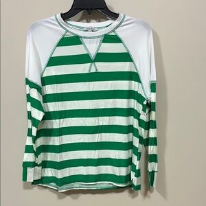 NWOT White Birch Green and White Contrast Stitch Top small